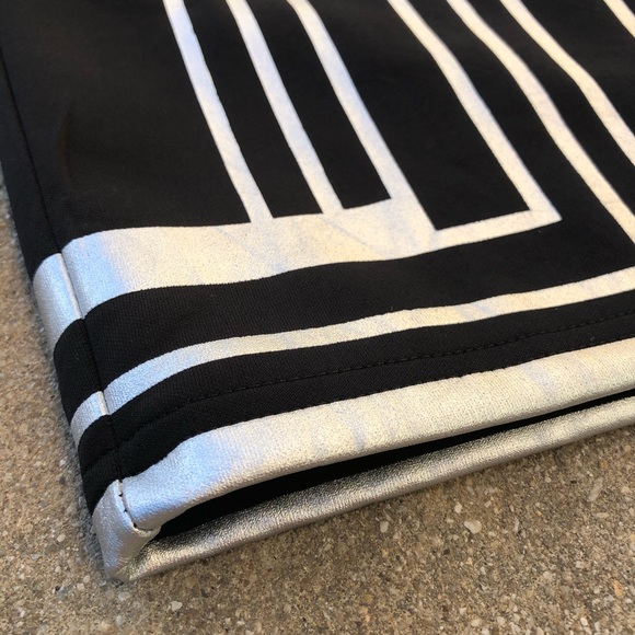 🚫 SOLD NEW Metallic Silver Art Deco Bodycon Skirt - Picture 3 of 8